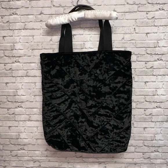 Victoria's Secret Bag Black Crushed Velvet Weekender Tote Purse Beach Book Bag - Picture 2 of 9